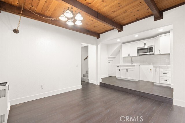 Building Photo - 55305 S Circle Dr