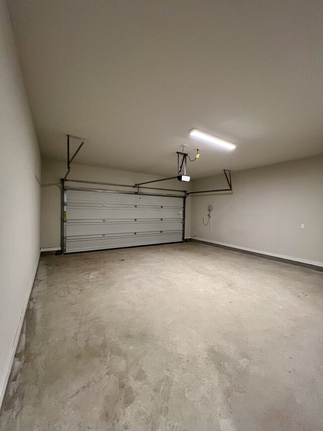 Building Photo - 14426 Daphne Bnd