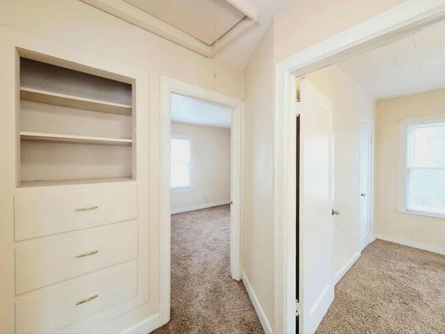 Building Photo - Charming 3 Bedroom, 2 Bath House For Rent!!