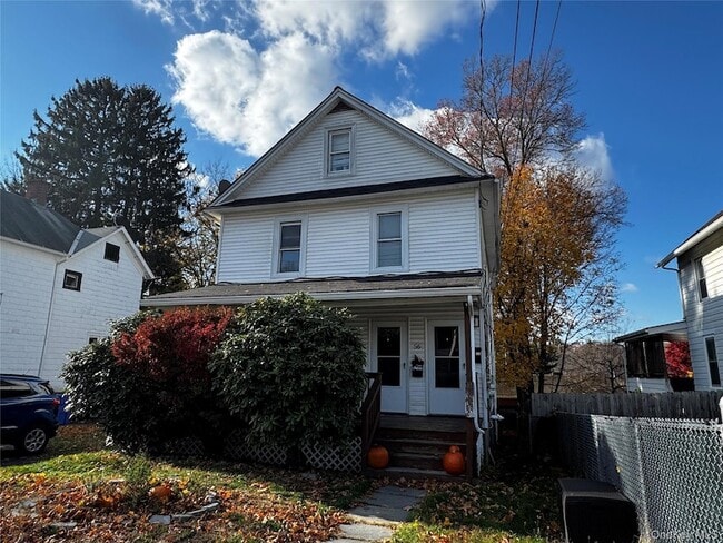 Primary Photo - 56 Watkins Ave