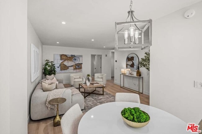 Building Photo - 10747 Wilshire Blvd