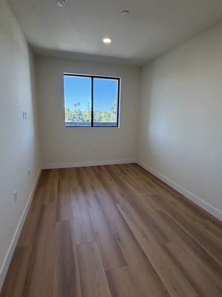 Building Photo - 14535 Weddington St