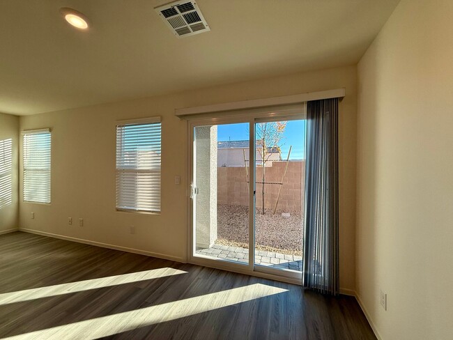 Building Photo - Brand-New Townhome for Rent in the Highly ...