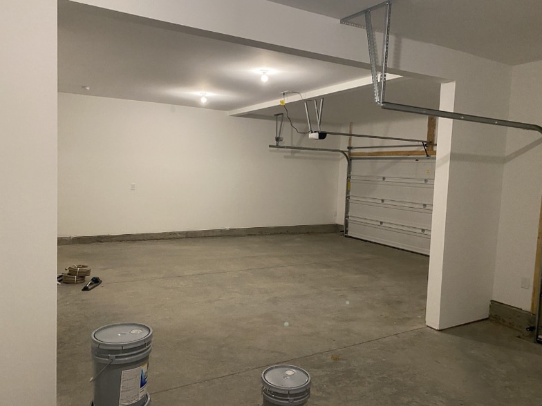 Building Photo - 4001 Jacobcrest Dr