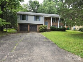 Building Photo - 634 Sweetgum Ln