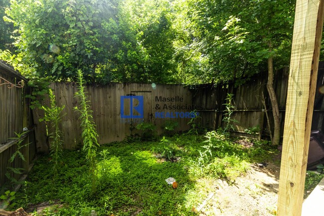 Building Photo - 3 Bed/2.5 Bath in Brookwood Subdivision