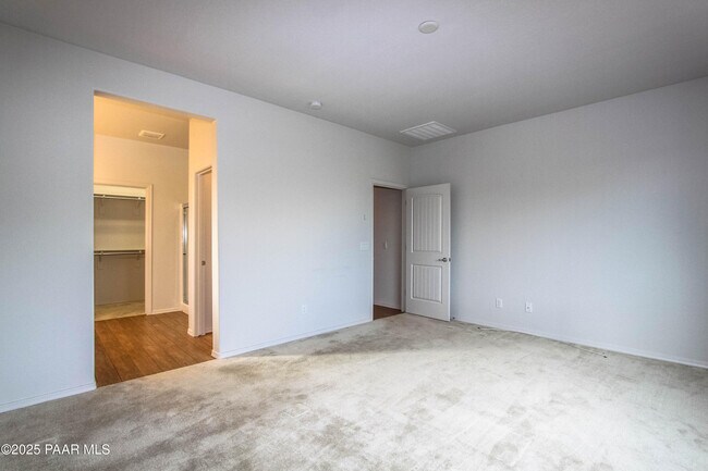 Building Photo - 1356 Warbler Wy