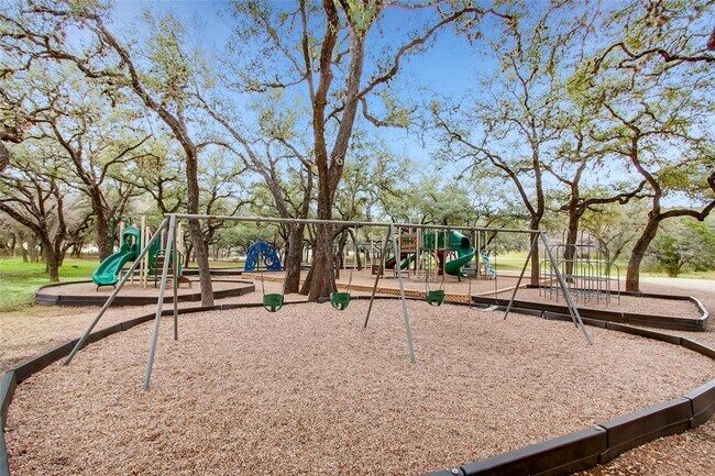 Building Photo - 21825 Briarcliff Dr