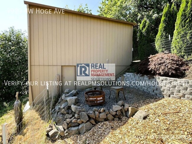 Building Photo - 9900 NW Hoge Ave