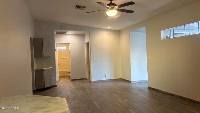 Building Photo - 2336 W Orange Dr