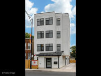 Building Photo - 4013 N Pulaski Rd