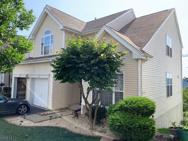 Building Photo - 297 Winding Hill Dr