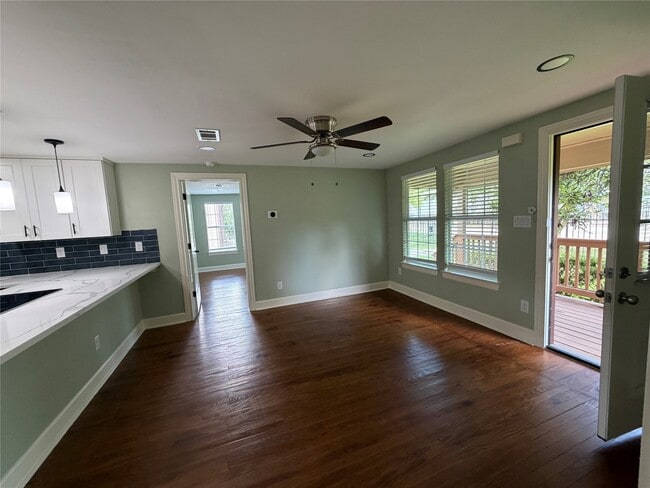 Building Photo - 8907 Meadow Vista Blvd