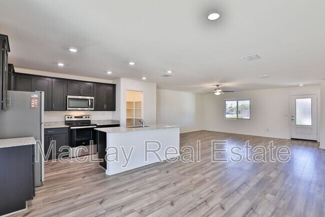 Building Photo - 3830 N Tulsa Ln