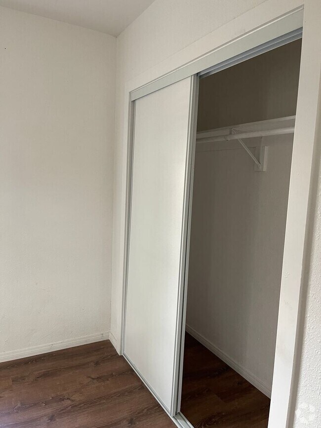 Building Photo - House for rent