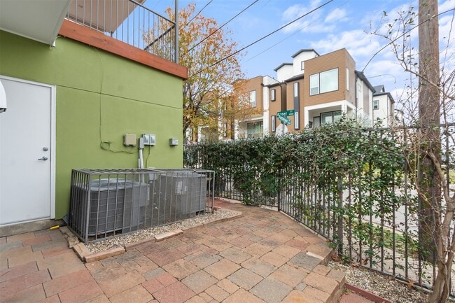 Building Photo - 4501 Eigel St