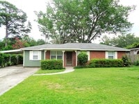 Building Photo - **Available February** Spacious 3 Bedroom 2 Bath in Savannah!
