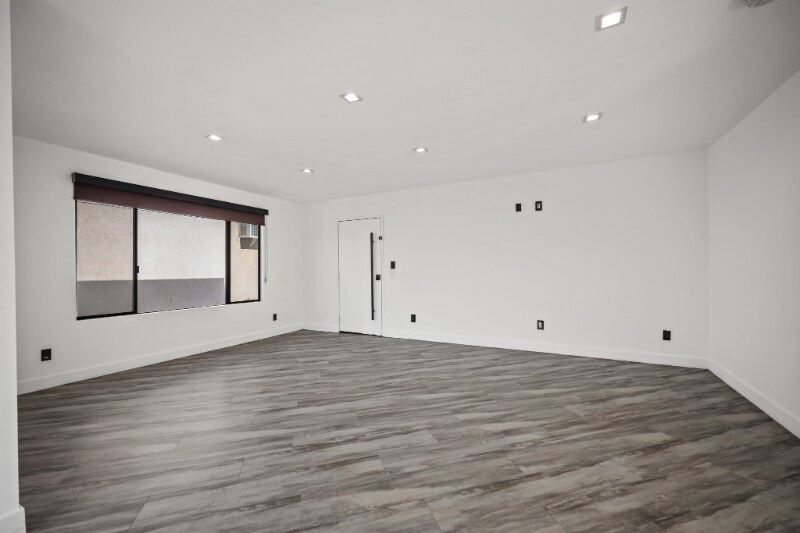 Building Photo - 955 Oxford Ave