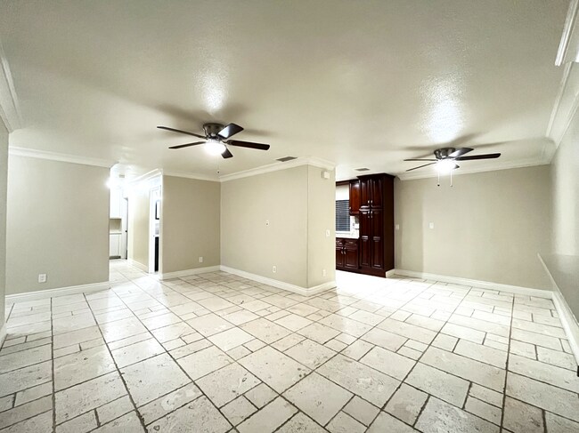 Building Photo - RV T 7640