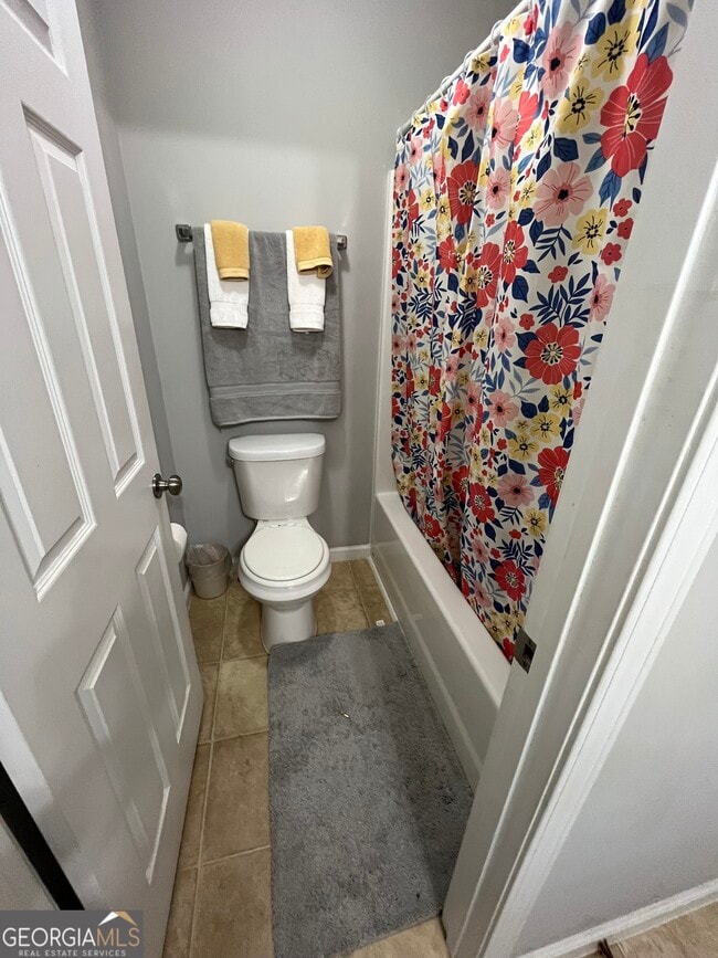 Building Photo - 500 Tulip Ln