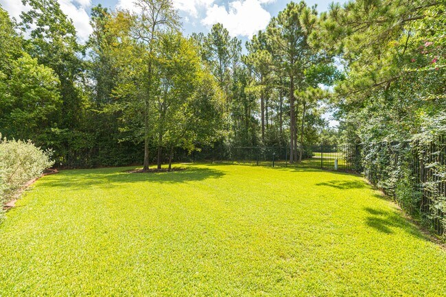 Building Photo - 110 S Veilwood Cir