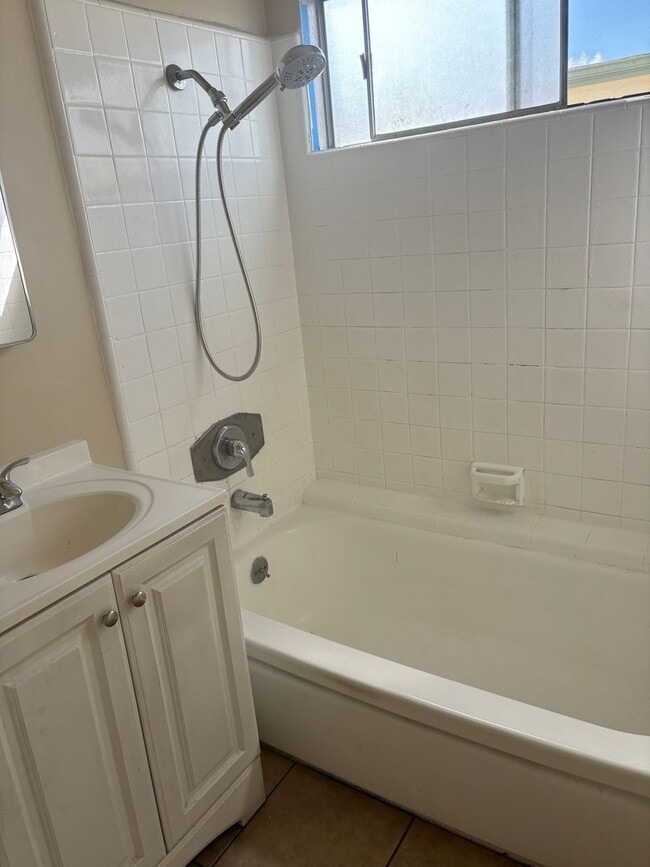 Building Photo - 6930 Fulton Ave