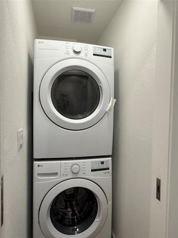 Building Photo - 6712 Bryn Mawr Dr