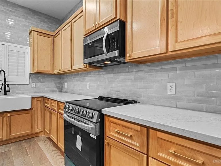 Building Photo - 645 Esplanade Ct