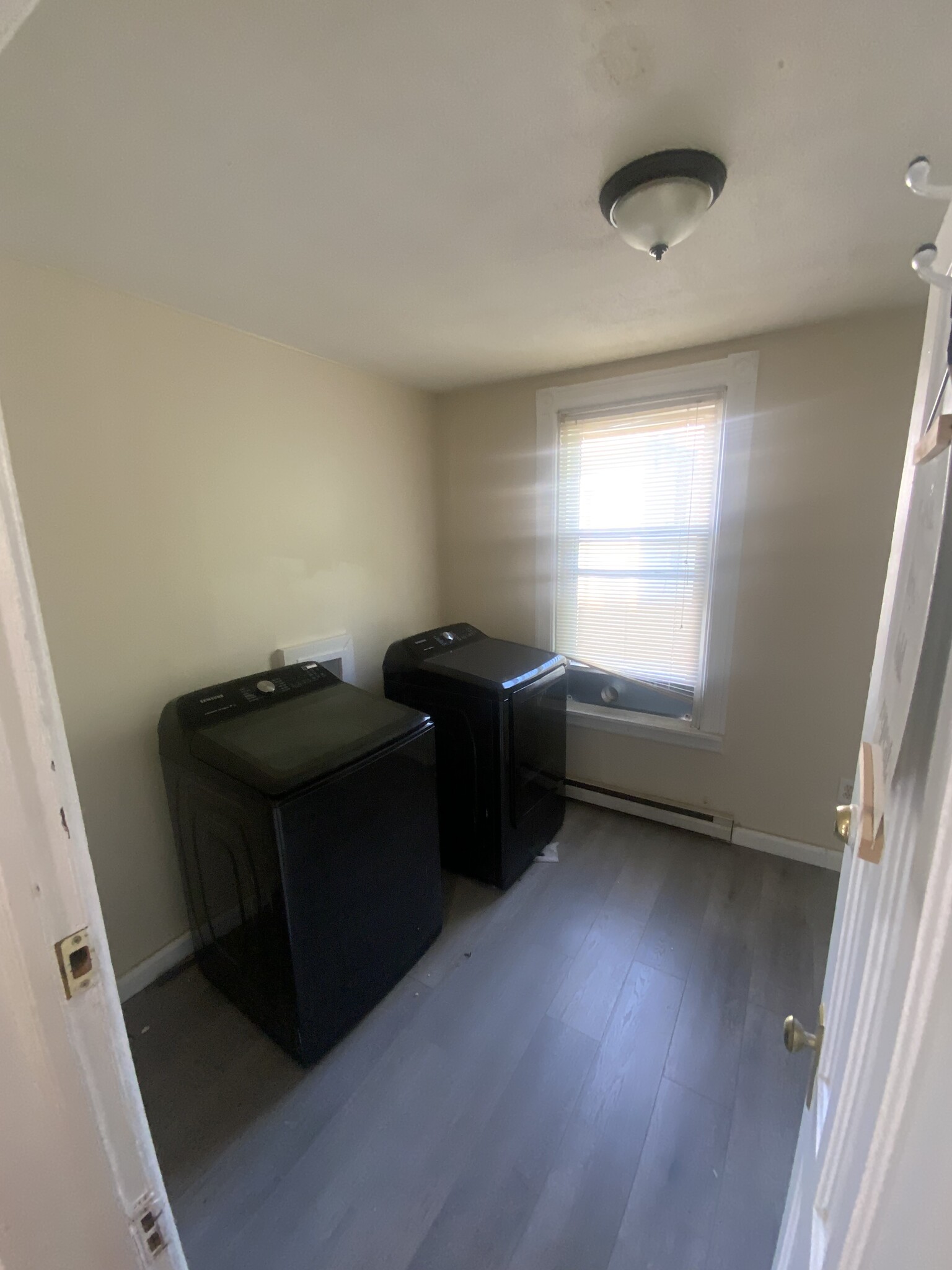 Laundry room - 186 6th Ave