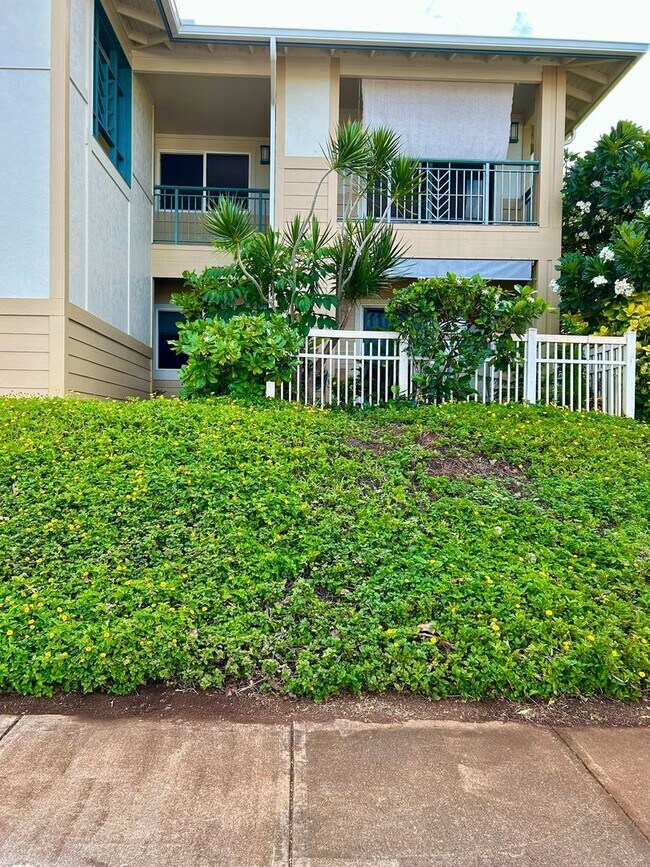 Building Photo - NAPIILI VILLAS 3 BEDROOM 2 BATH UNFURNISHE...