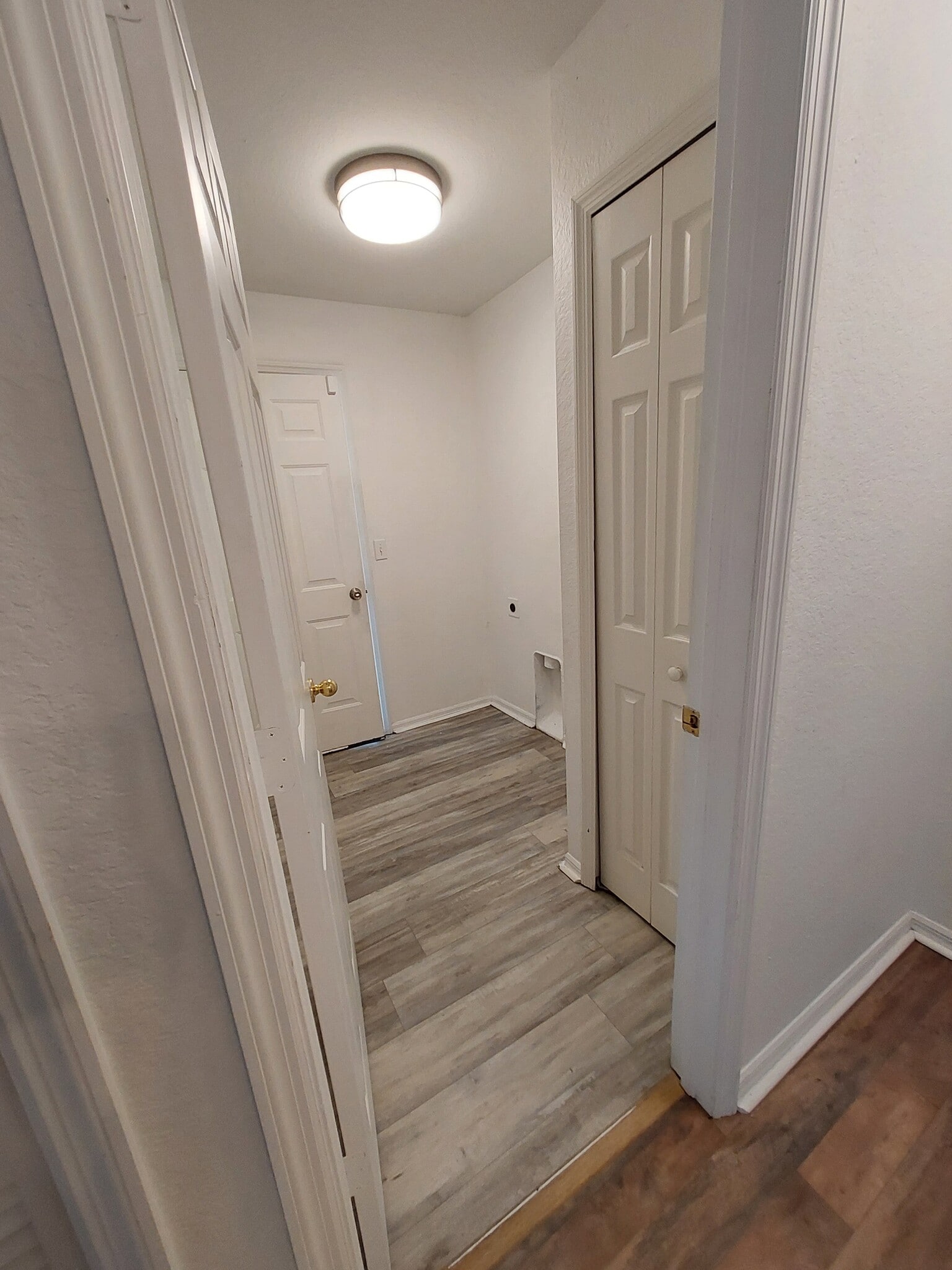 LAUNDRY RM - 557 Windermere Dr
