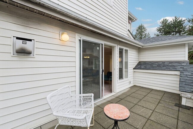 Building Photo - 16219 Northup Way