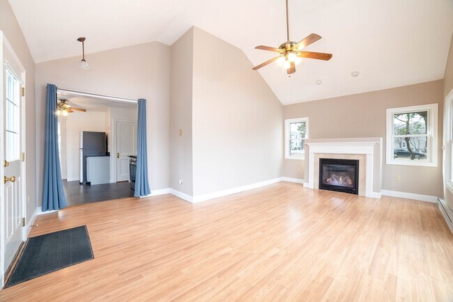 Building Photo - 8 Blackstone St