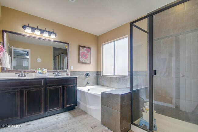 Building Photo - 14600 Christian Castle