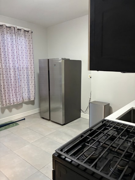 Building Photo - 118 N Mozart St