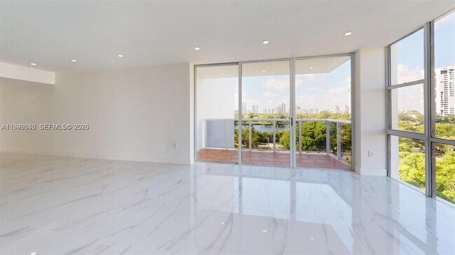 Building Photo - 3625 N Country Club Dr