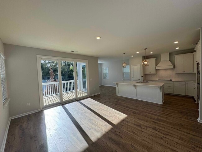 Building Photo - 20 Ladyslipper Ln