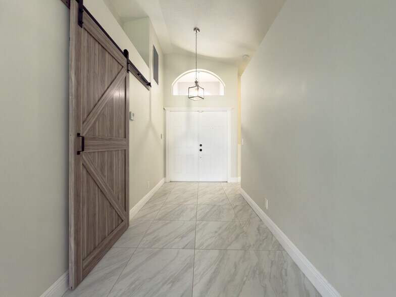 Building Photo - 12204 Sunset Point Cir