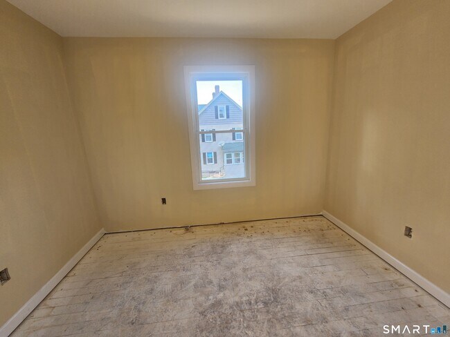 Building Photo - 60 Willington Ave