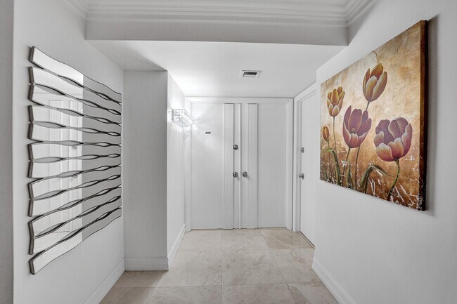 Building Photo - 4280 Galt Ocean Dr