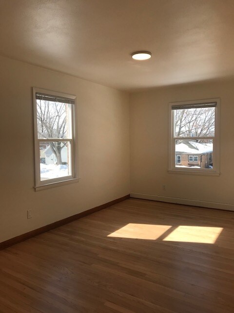 Building Photo - 2421 Hoard St