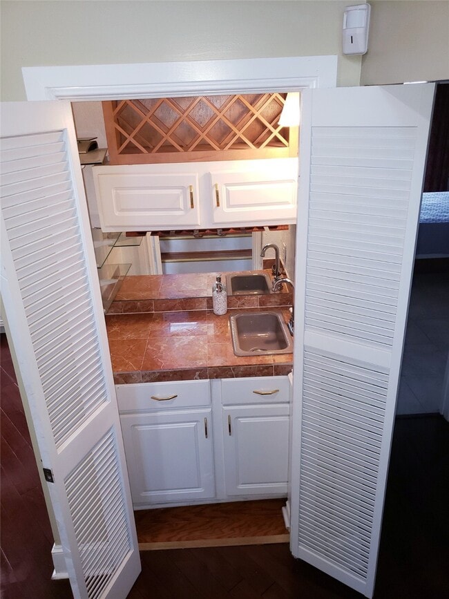 Building Photo - 3716 Sabrina