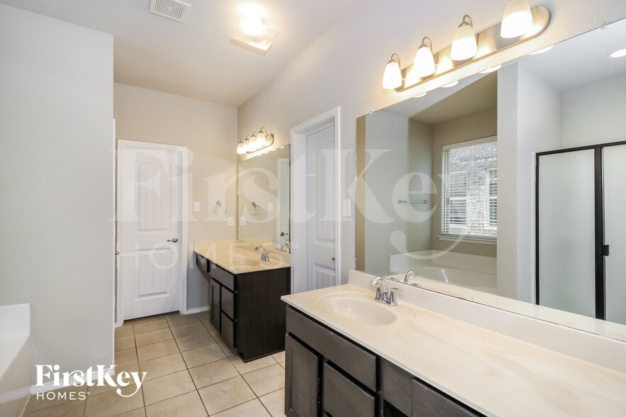 Building Photo - 3712 Fossil Tree Ln