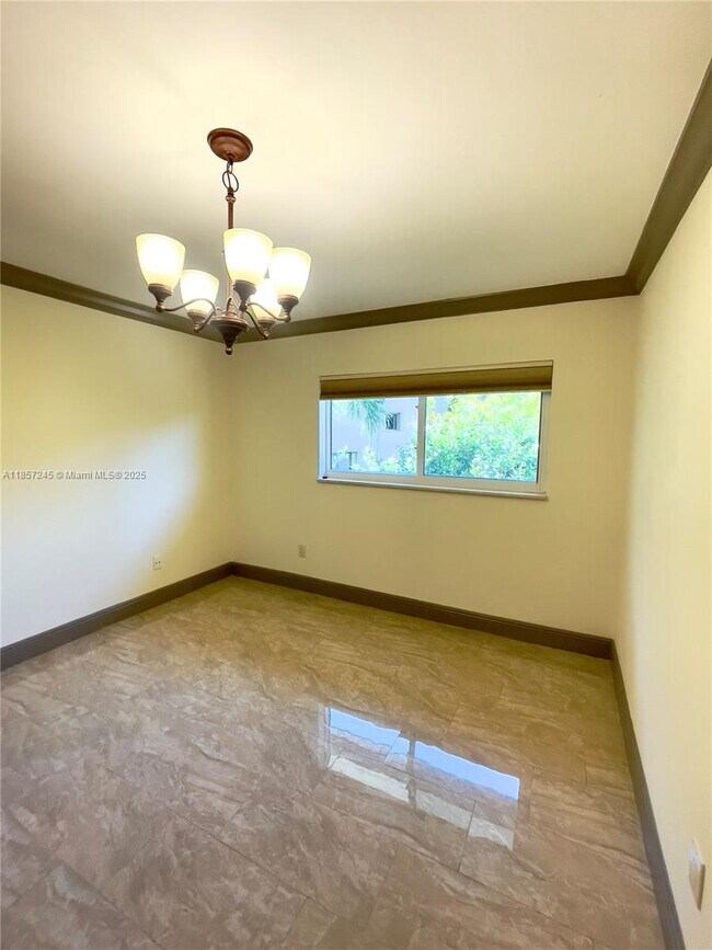 Building Photo - 6100 Paradise Point Dr