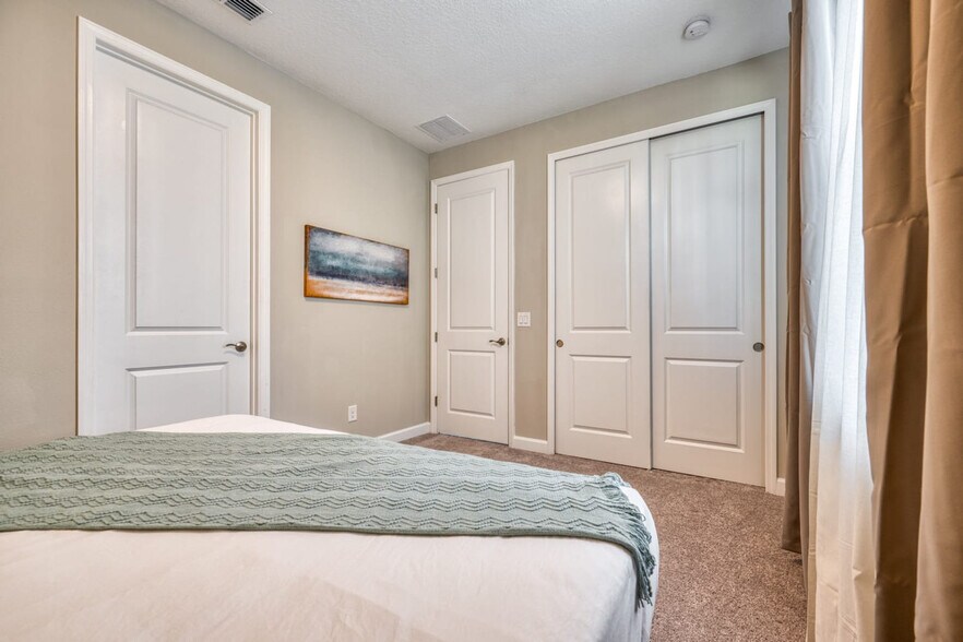 Building Photo - 8013 Formosa Vly Pl