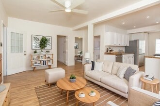 Building Photo - Refreshed + Bright 2 Bed/1 Bath in the Heart of North Park!