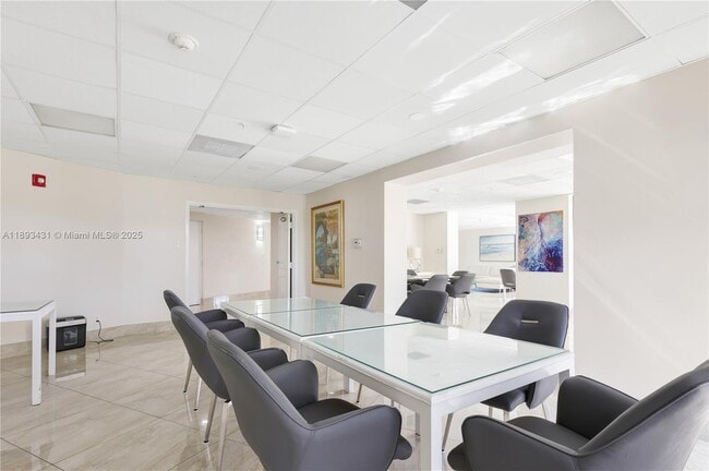 Building Photo - 5420 N Ocean Dr