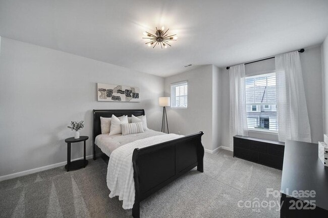 Building Photo - 517 Stephen Foster Wy