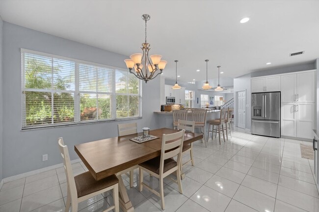 Building Photo - 2104 Country Golf Dr