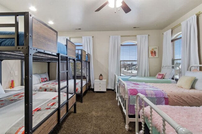 Building Photo - 5605 N Morpheus Pl